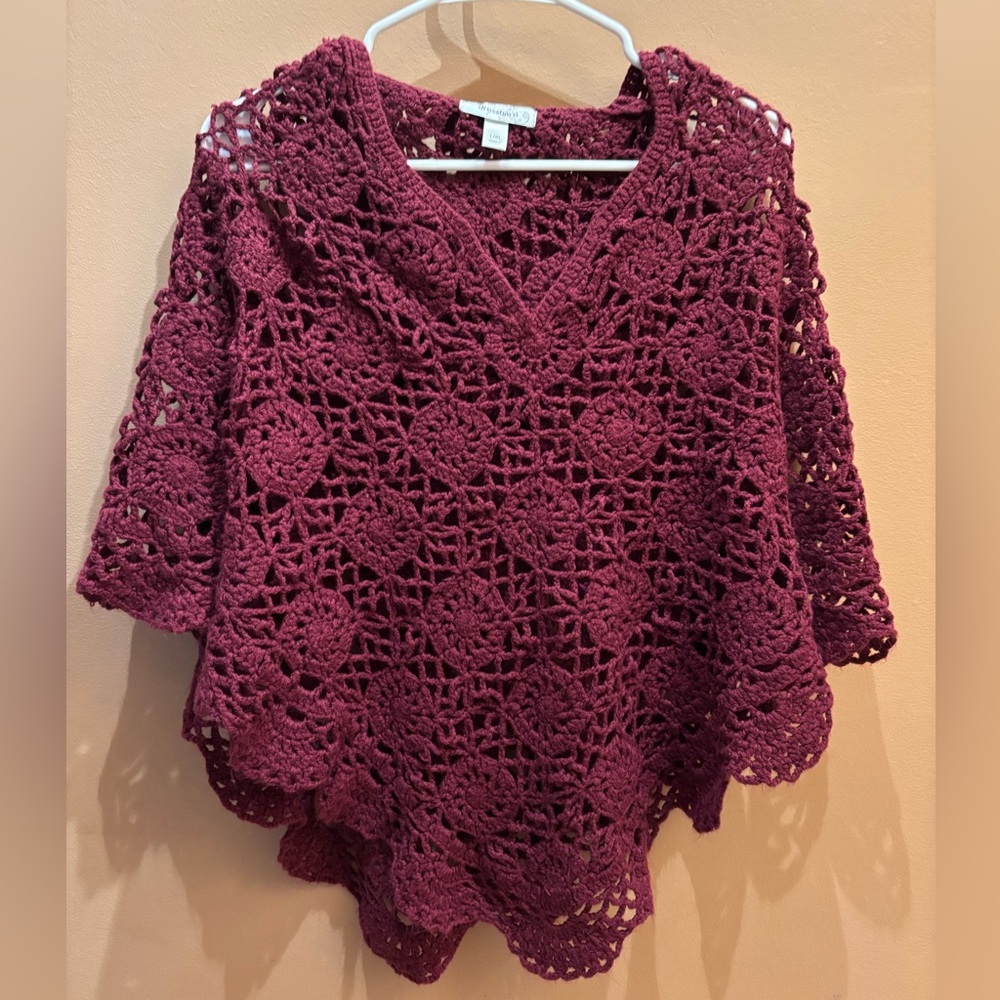 Dress Barn burgundy crochet hooded poncho size XL